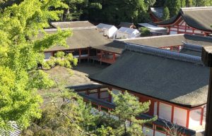 千畳閣から厳島神社を見下ろす